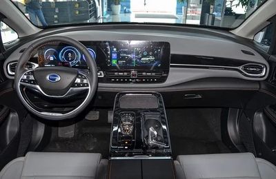 007探店 智能与续航之外的惊喜 广汽新能源埃安V实拍与通信系统集成解析